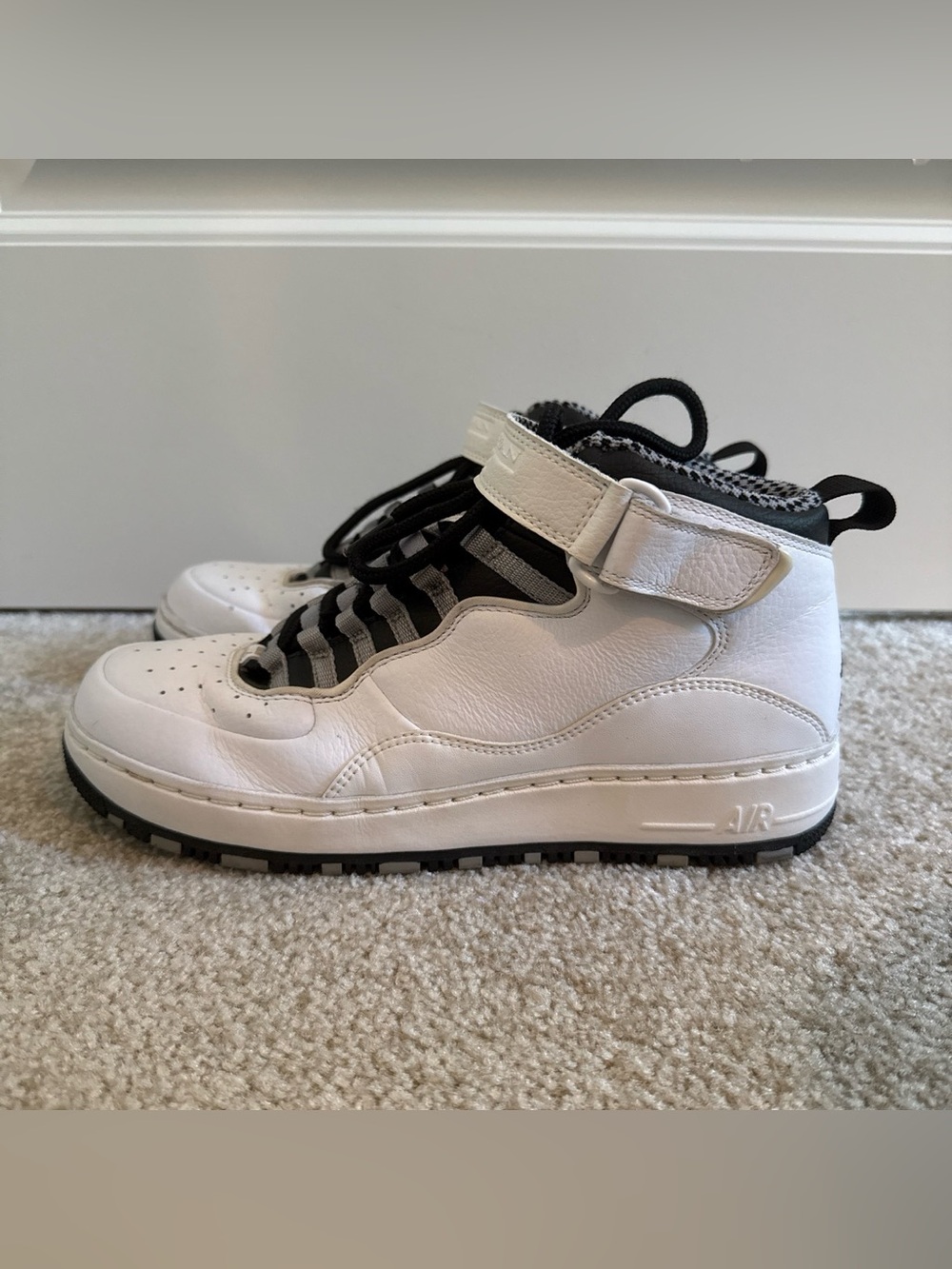 Nike Air Jordan Fusion Men’s White High-Top Sneakers with Lace-Up and Strap